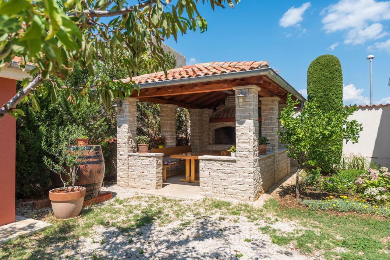 Holiday House Lavanda Врси Экстерьер фото
